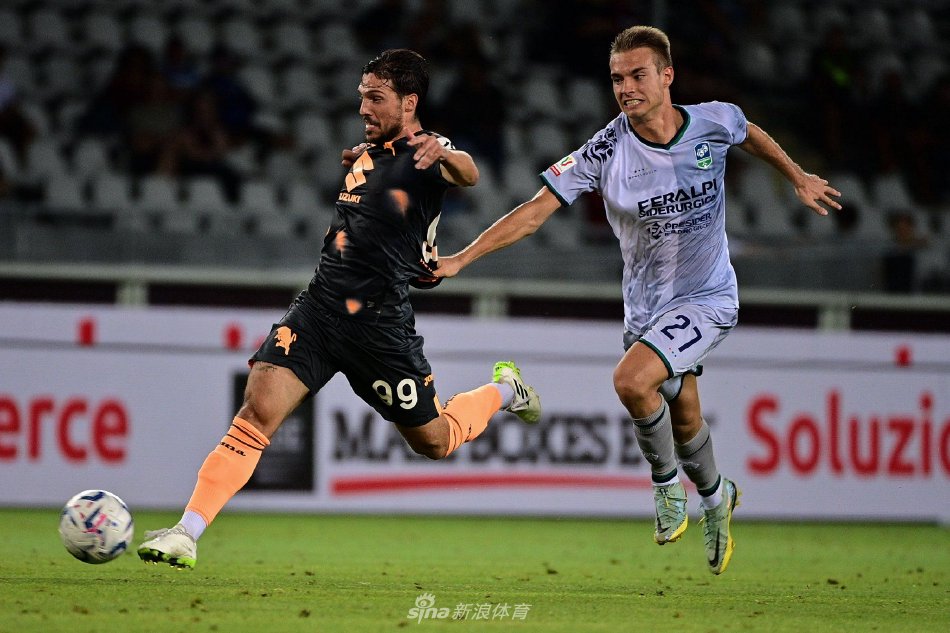 与竞争的中 与竞争的中